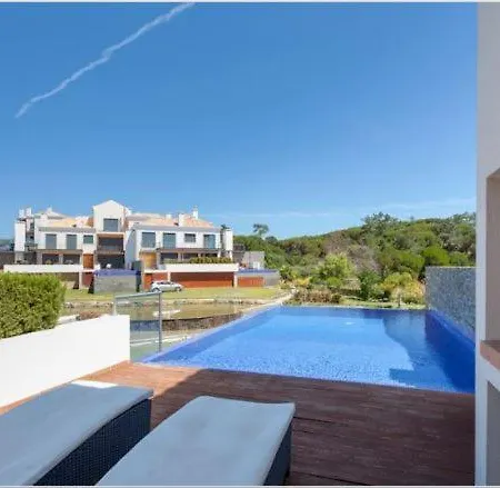 Sleeps 6 Pool Air Con T480406 *
